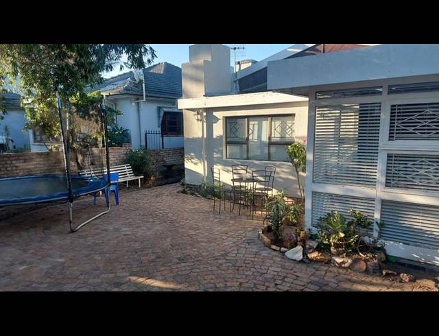 3 BEDROOM HOUSE FOR SALE IN BOSTON